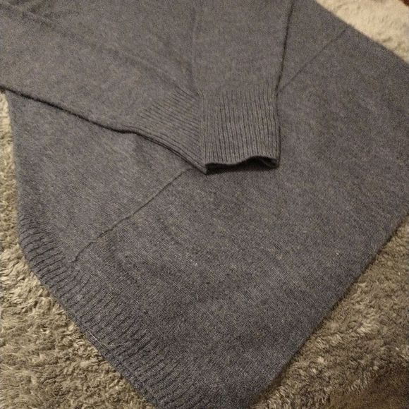 🎈3/$12 Asymmetrical Sweater!!! - Picture 4 of 9